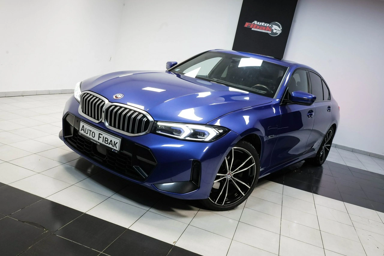 BMW 330 - Zdjęcie 4