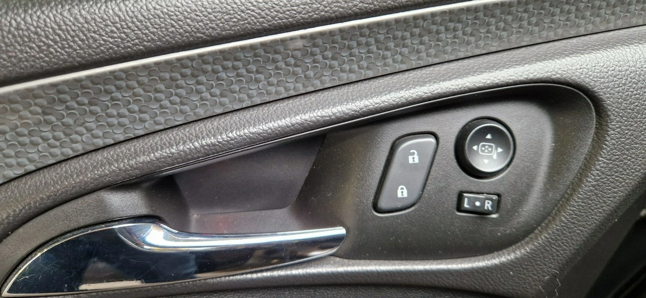 Opel Insignia - Zdjęcie 12