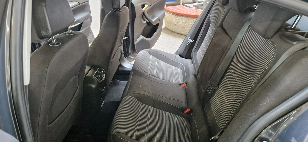 Opel Insignia - Zdjęcie 15