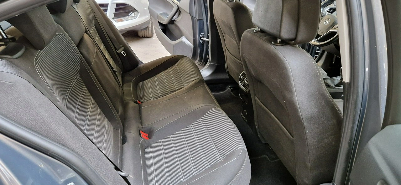 Opel Insignia - Zdjęcie 18