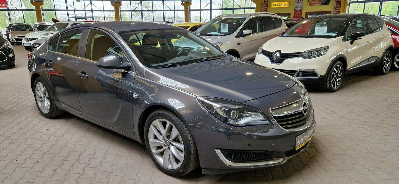 Opel Insignia - Główne zdjęcie