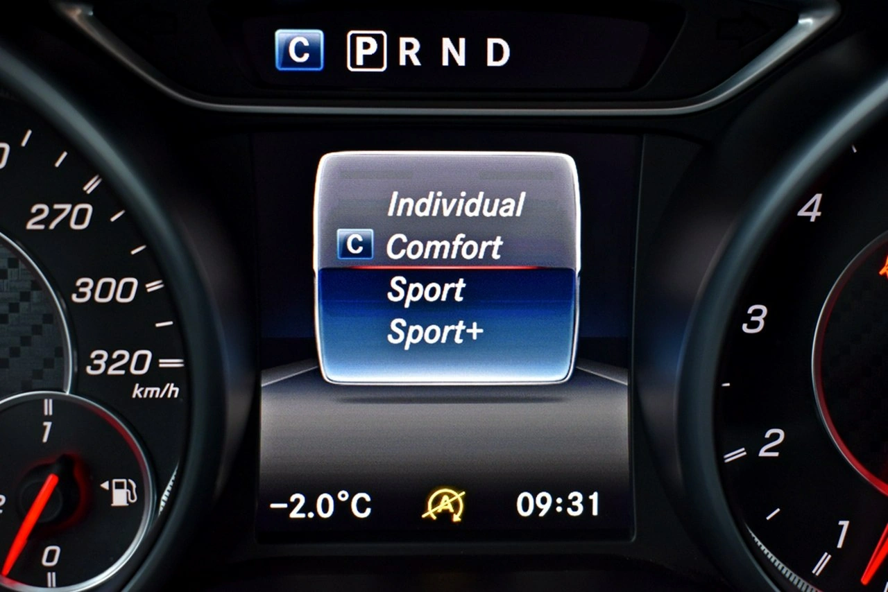 Mercedes CLA 45 AMG - Zdjęcie 18