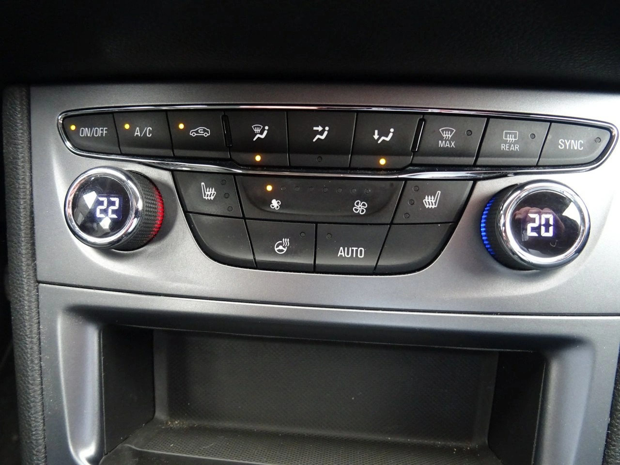 Opel Insignia - Zdjęcie 15