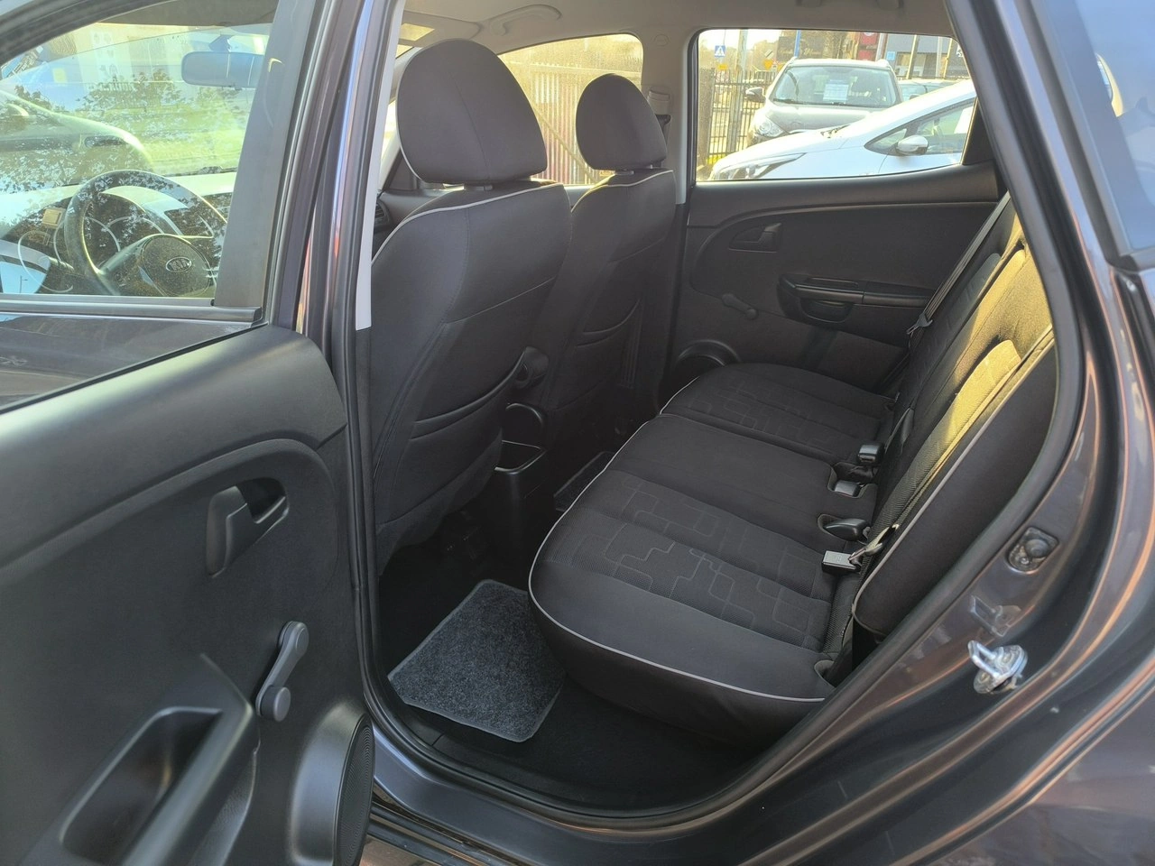 Kia Venga - Zdjęcie 15