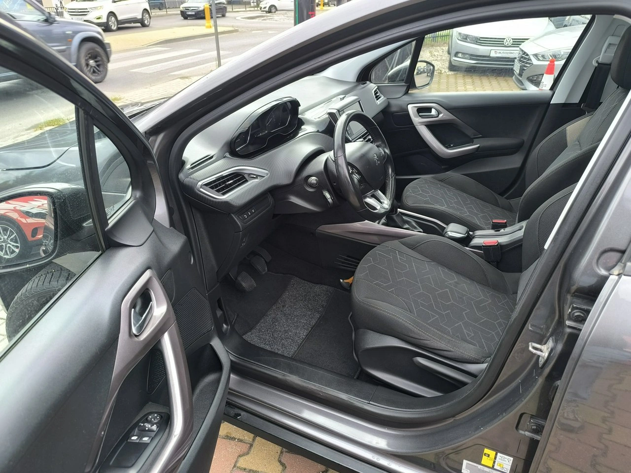 Peugeot 2008 - Zdjęcie 12