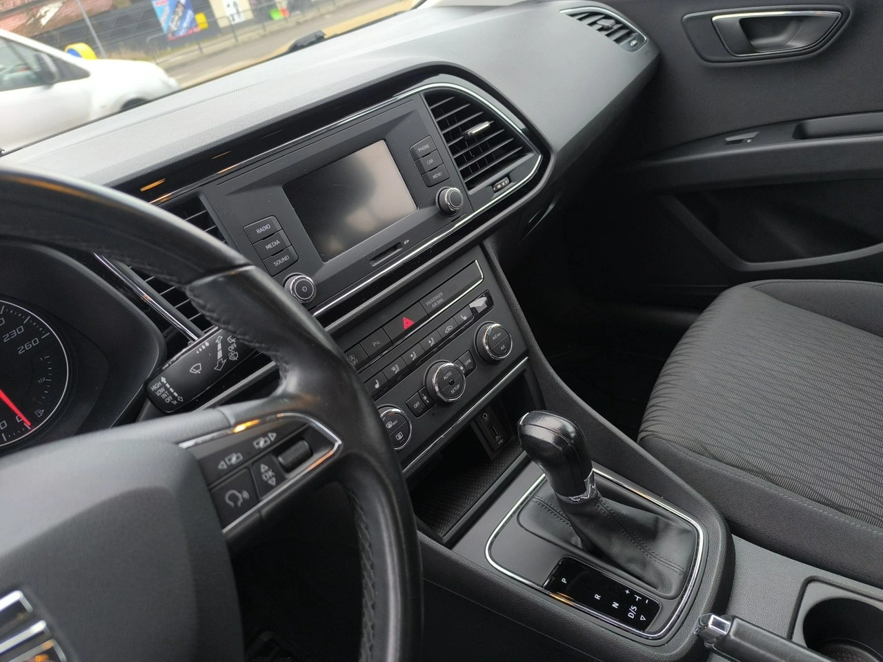 Seat Leon - Zdjęcie 9