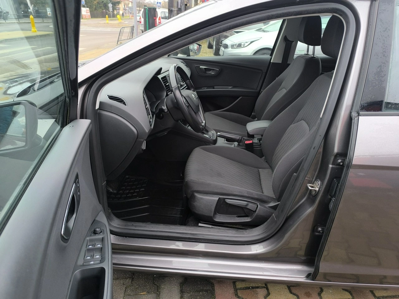 Seat Leon - Zdjęcie 12