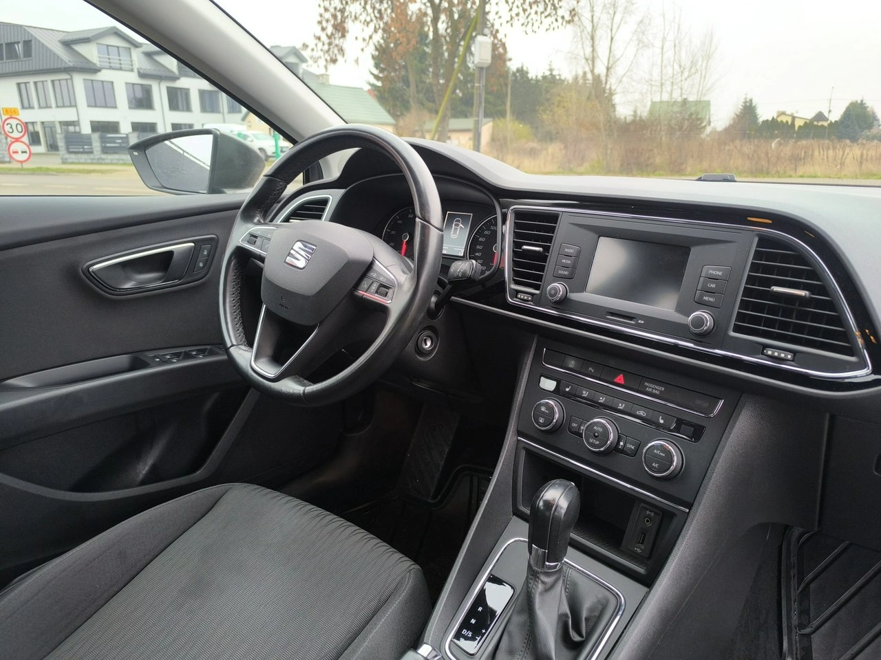 Seat Leon - Zdjęcie 17