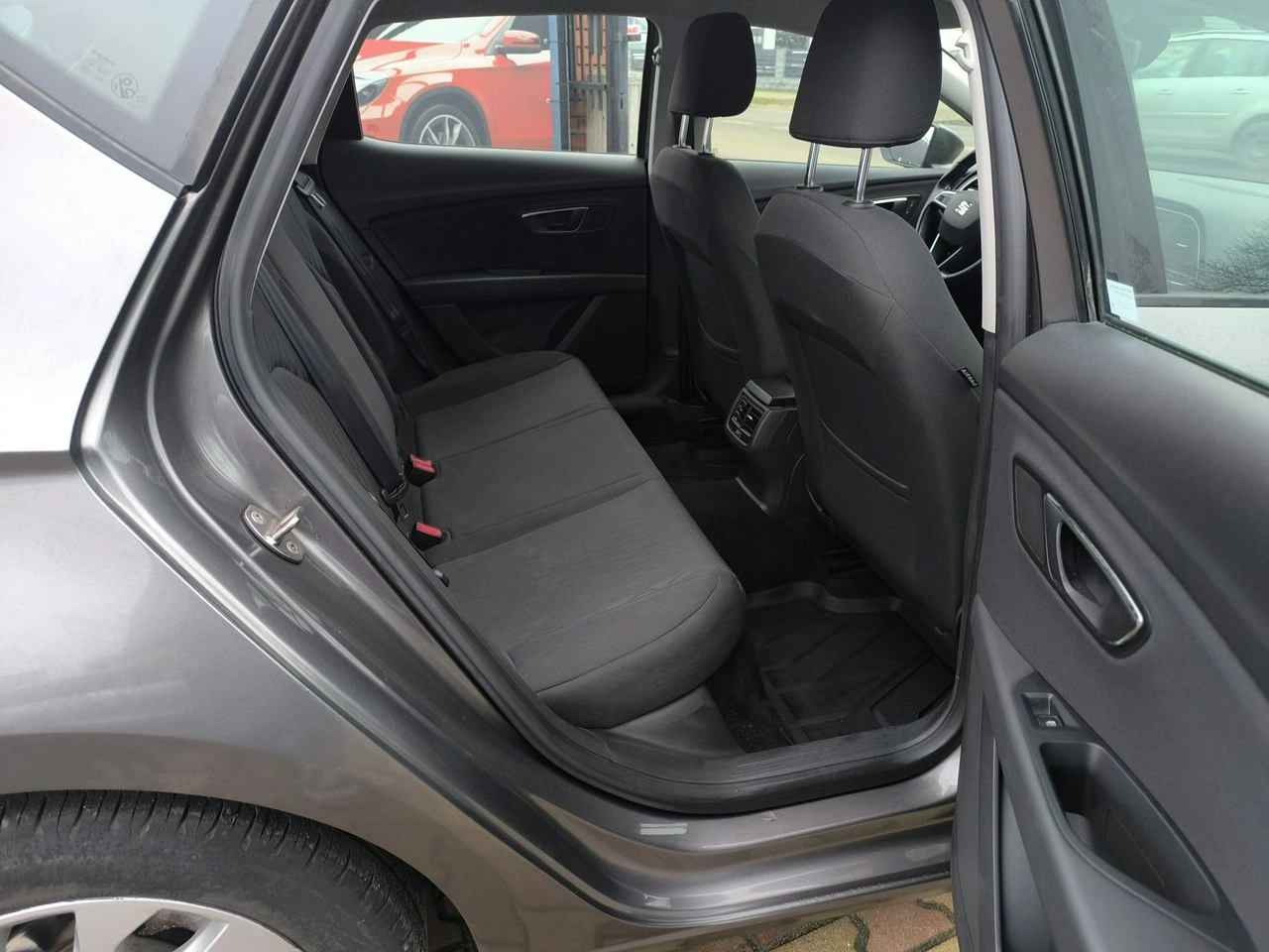 Seat Leon - Zdjęcie 19