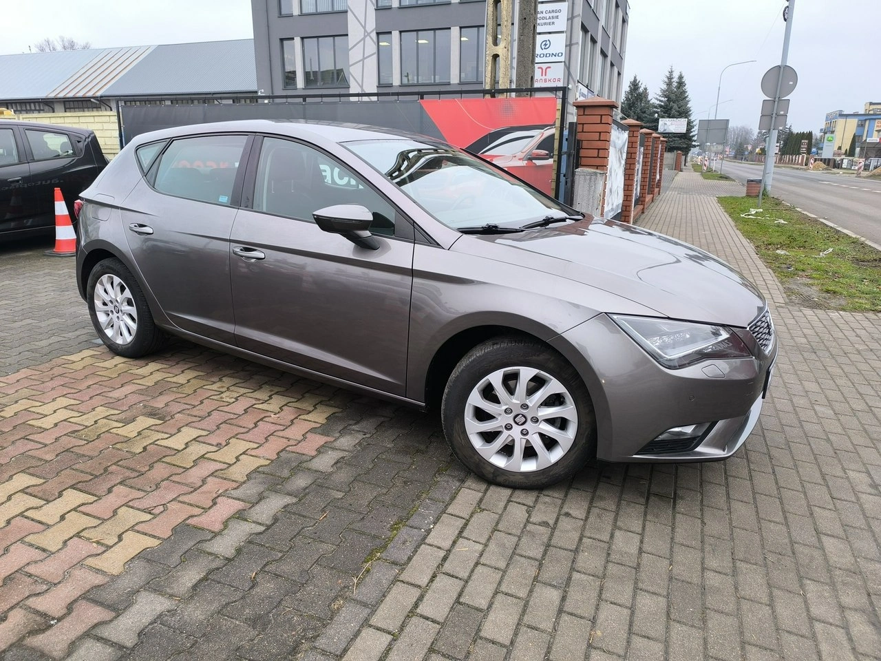 Seat Leon - Zdjęcie 22