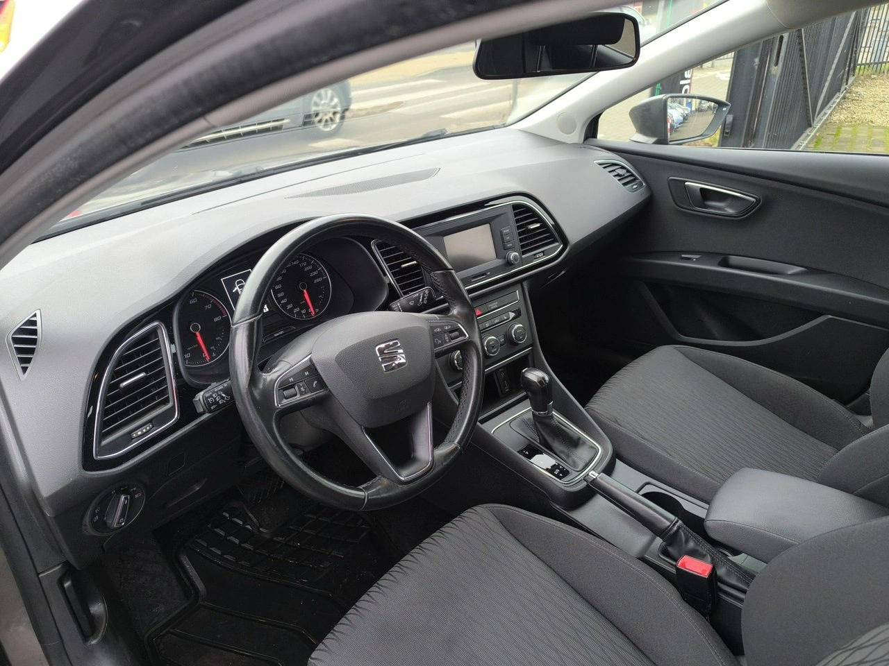 Seat Leon - Zdjęcie 8