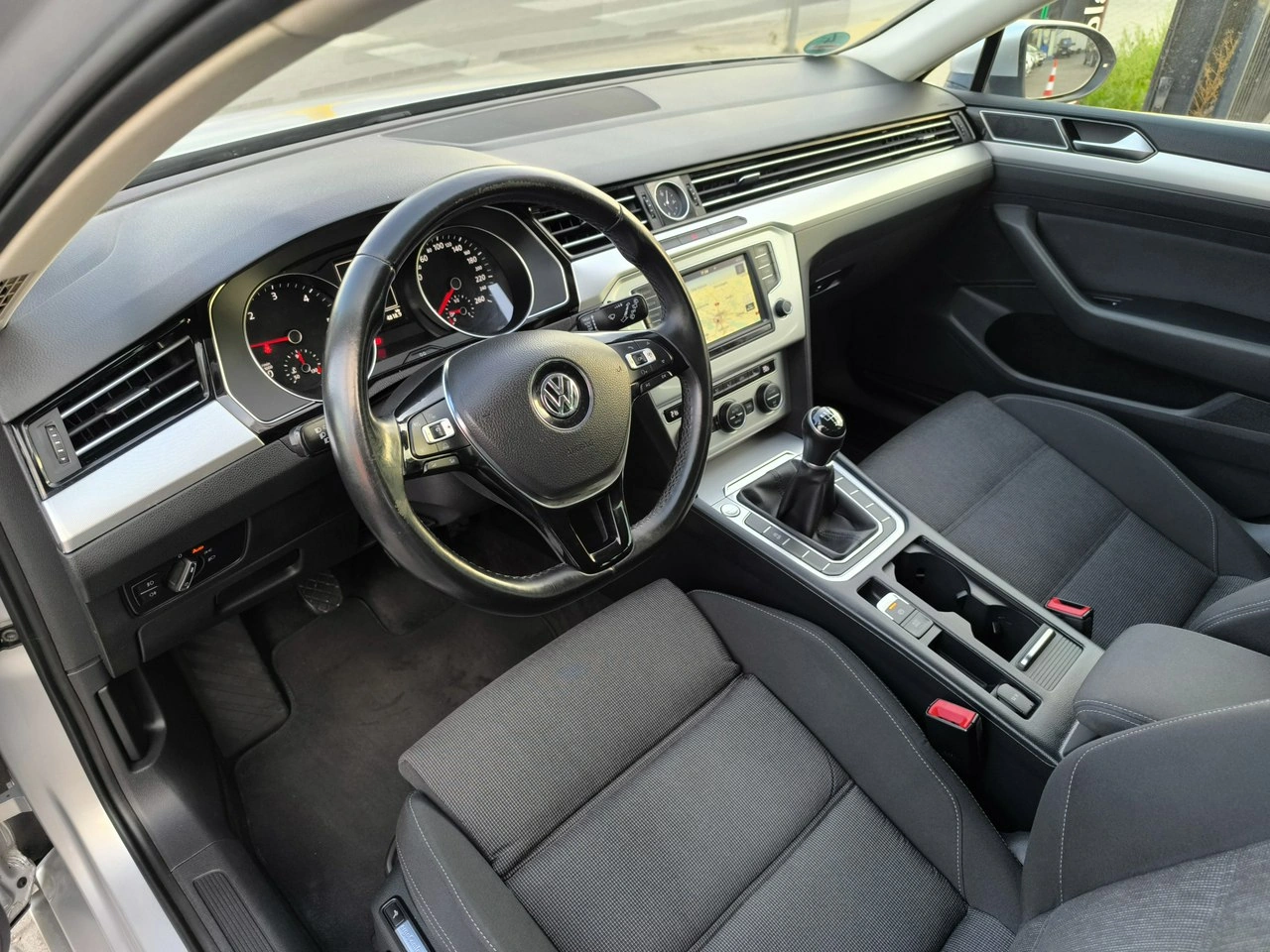 Volkswagen Passat - Zdjęcie 16