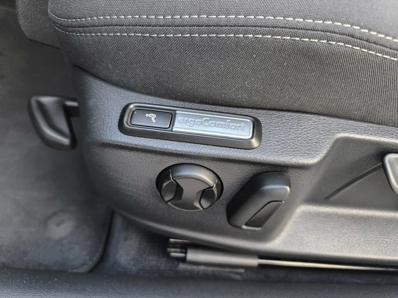 Volkswagen Passat - Zdjęcie 17