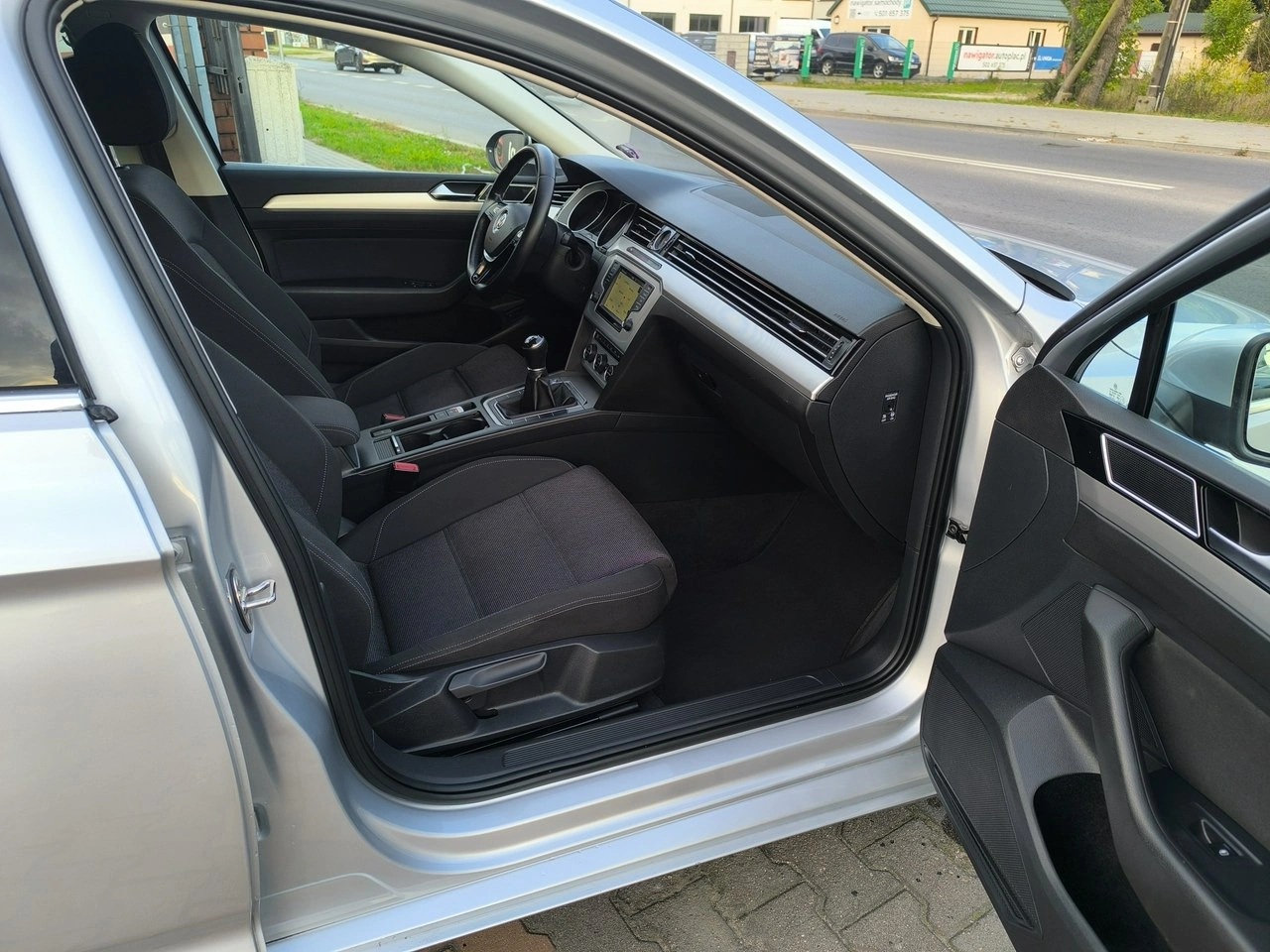 Volkswagen Passat - Zdjęcie 27