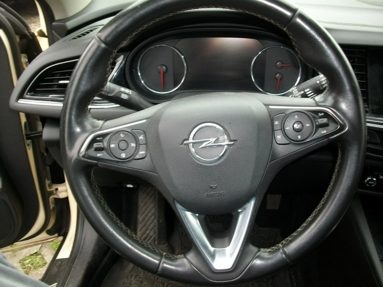 Opel Insignia - Zdjęcie 11