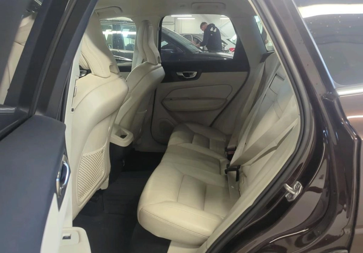 Volvo XC 60 - Zdjęcie 8