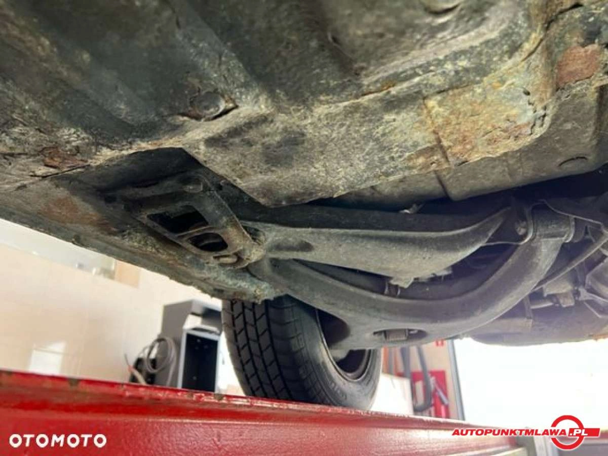 Mercedes-Benz SLC - Zdjęcie 31