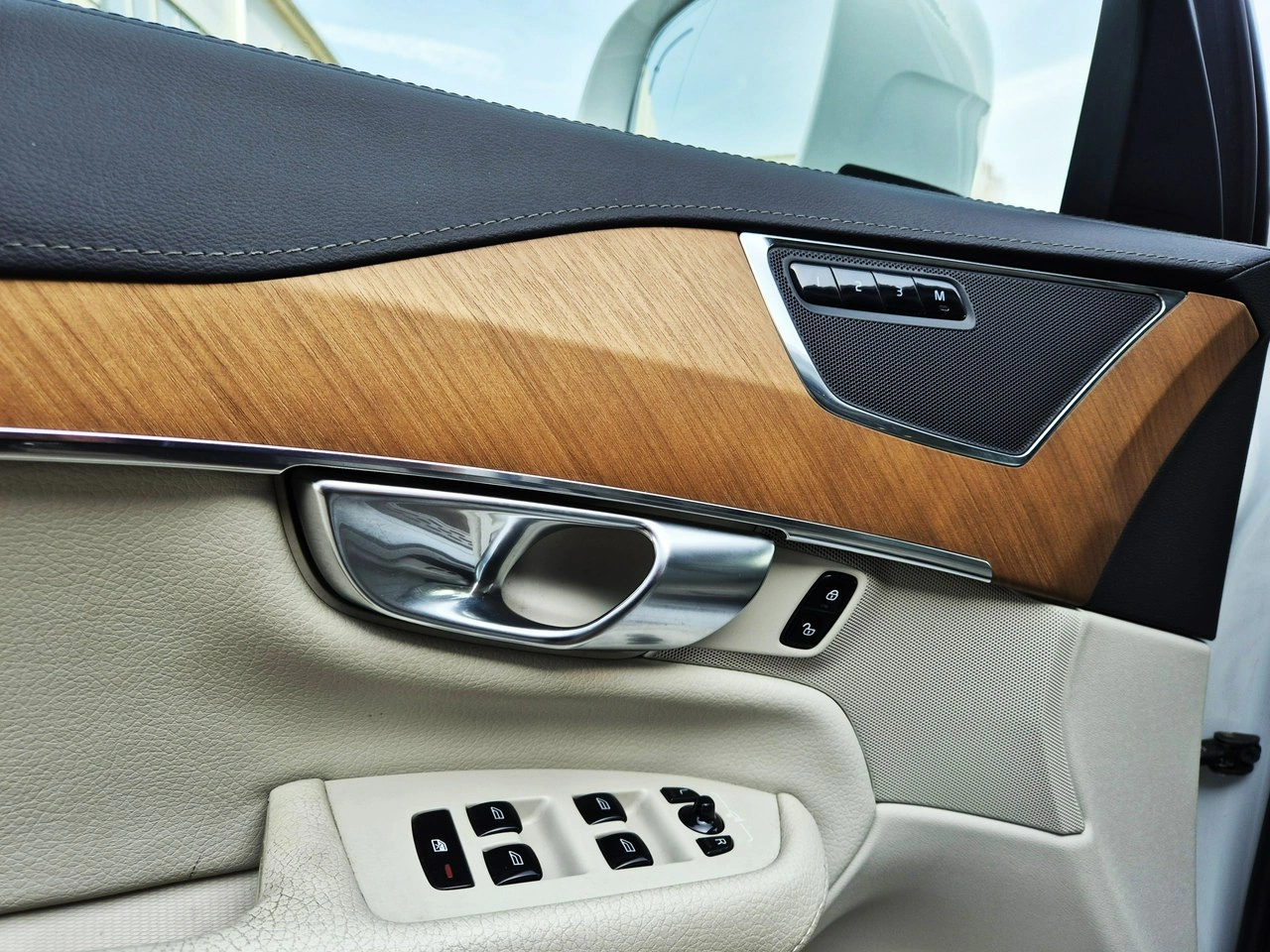 Volvo XC 90 - Zdjęcie 13