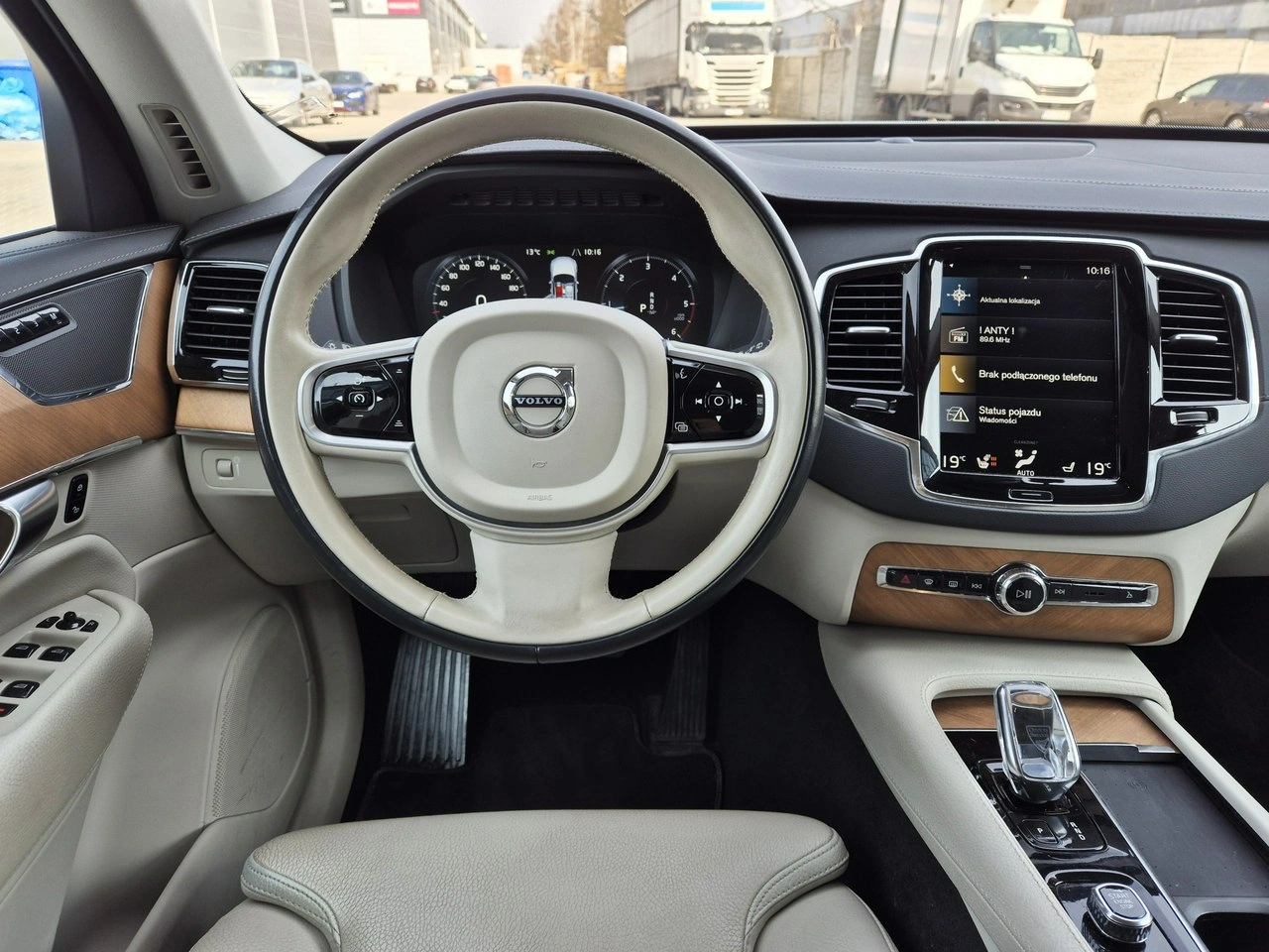 Volvo XC 90 - Zdjęcie 17