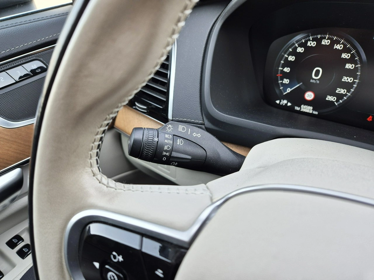 Volvo XC 90 - Zdjęcie 29