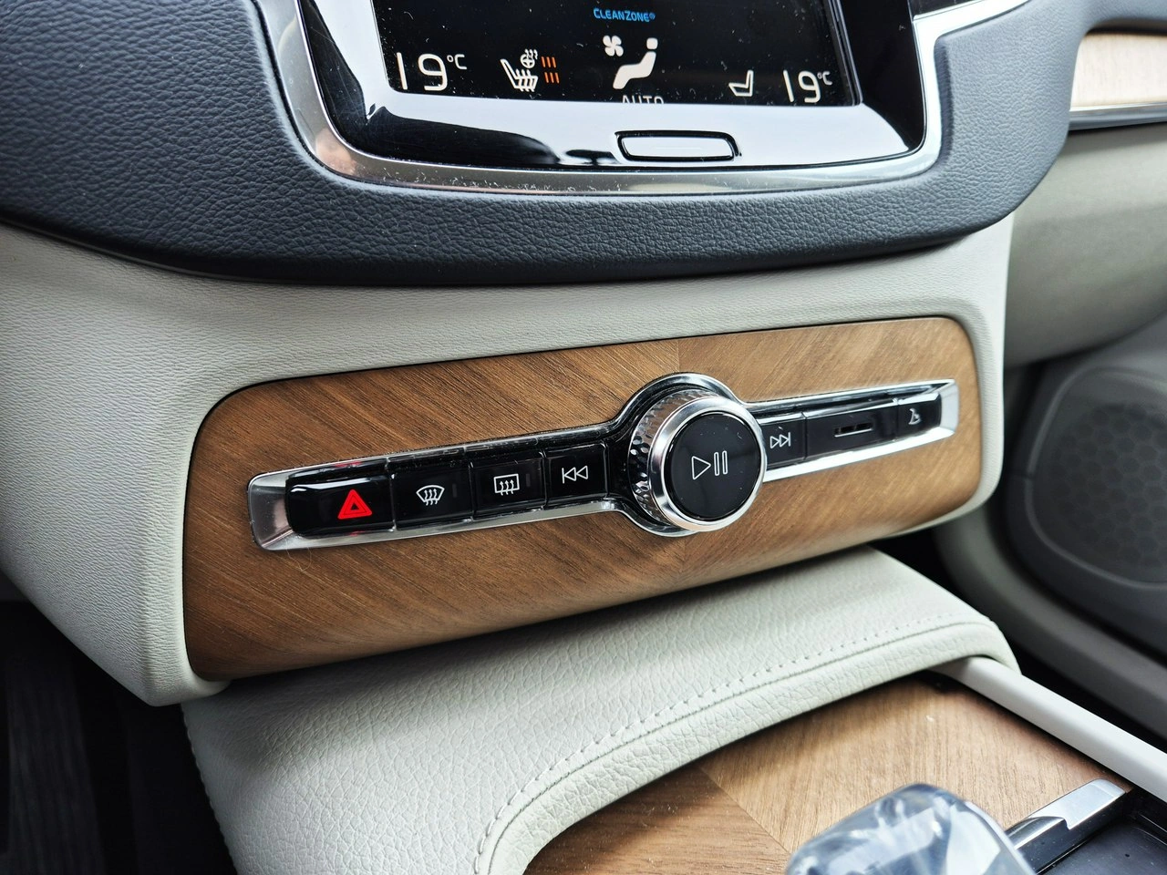 Volvo XC 90 - Zdjęcie 33