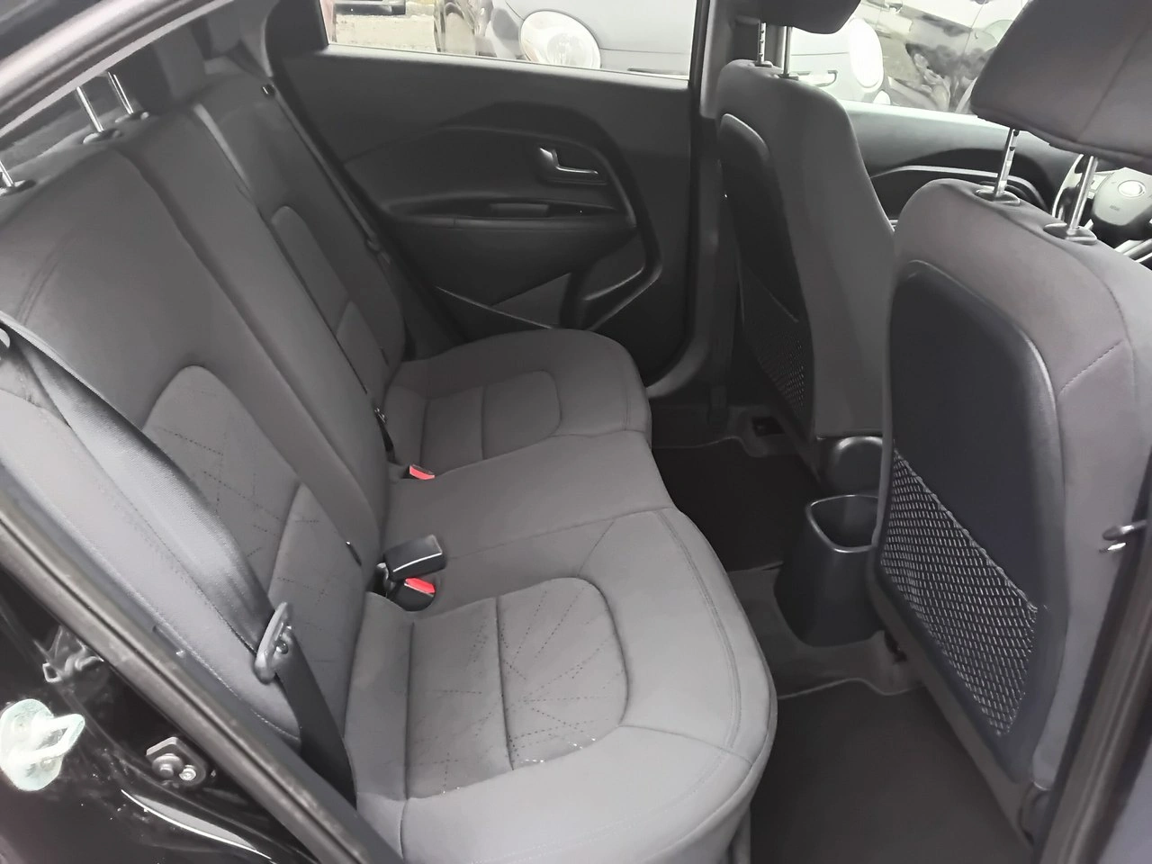 Kia Rio - Zdjęcie 10