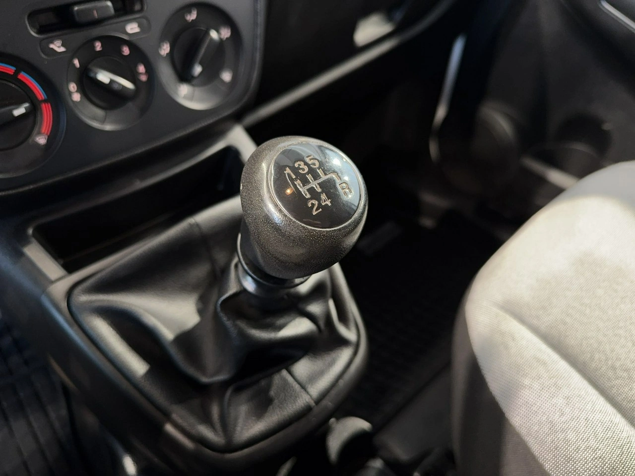 Fiat Fiorino - Zdjęcie 19