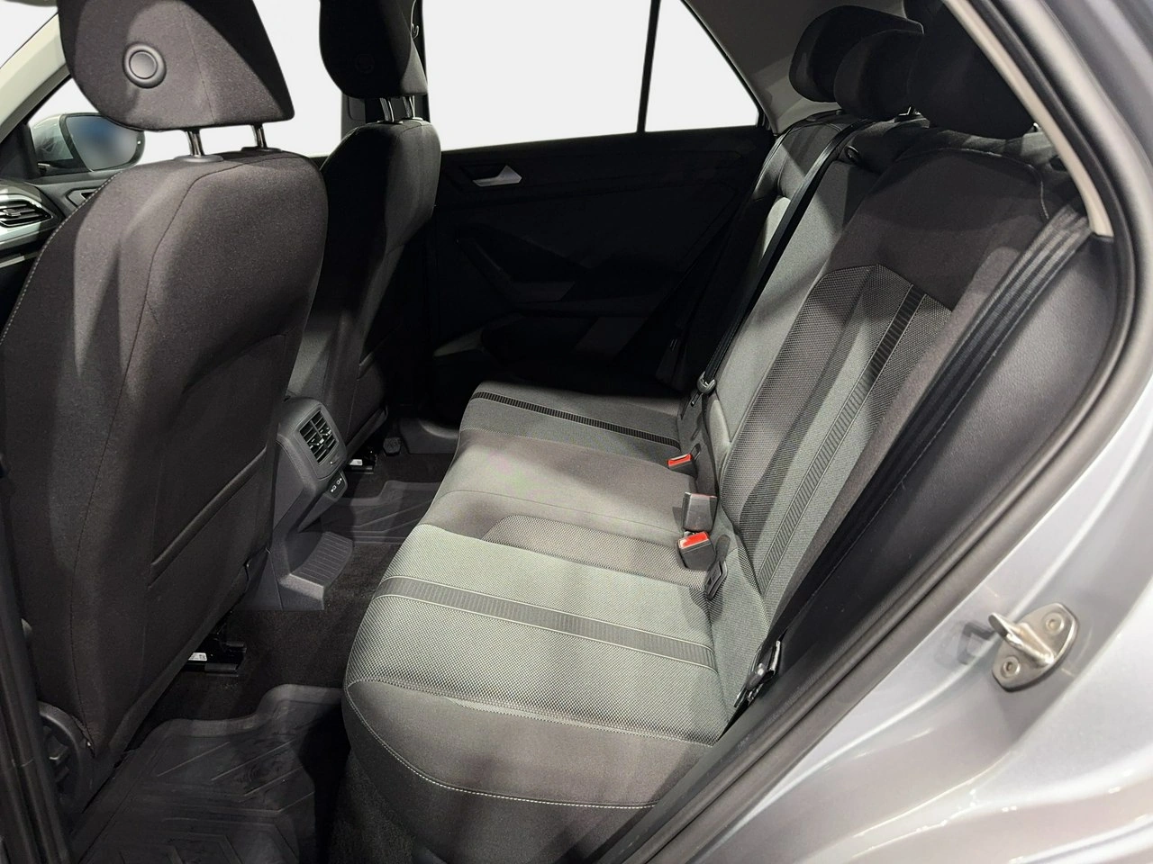 Volkswagen T-Roc - Zdjęcie 12