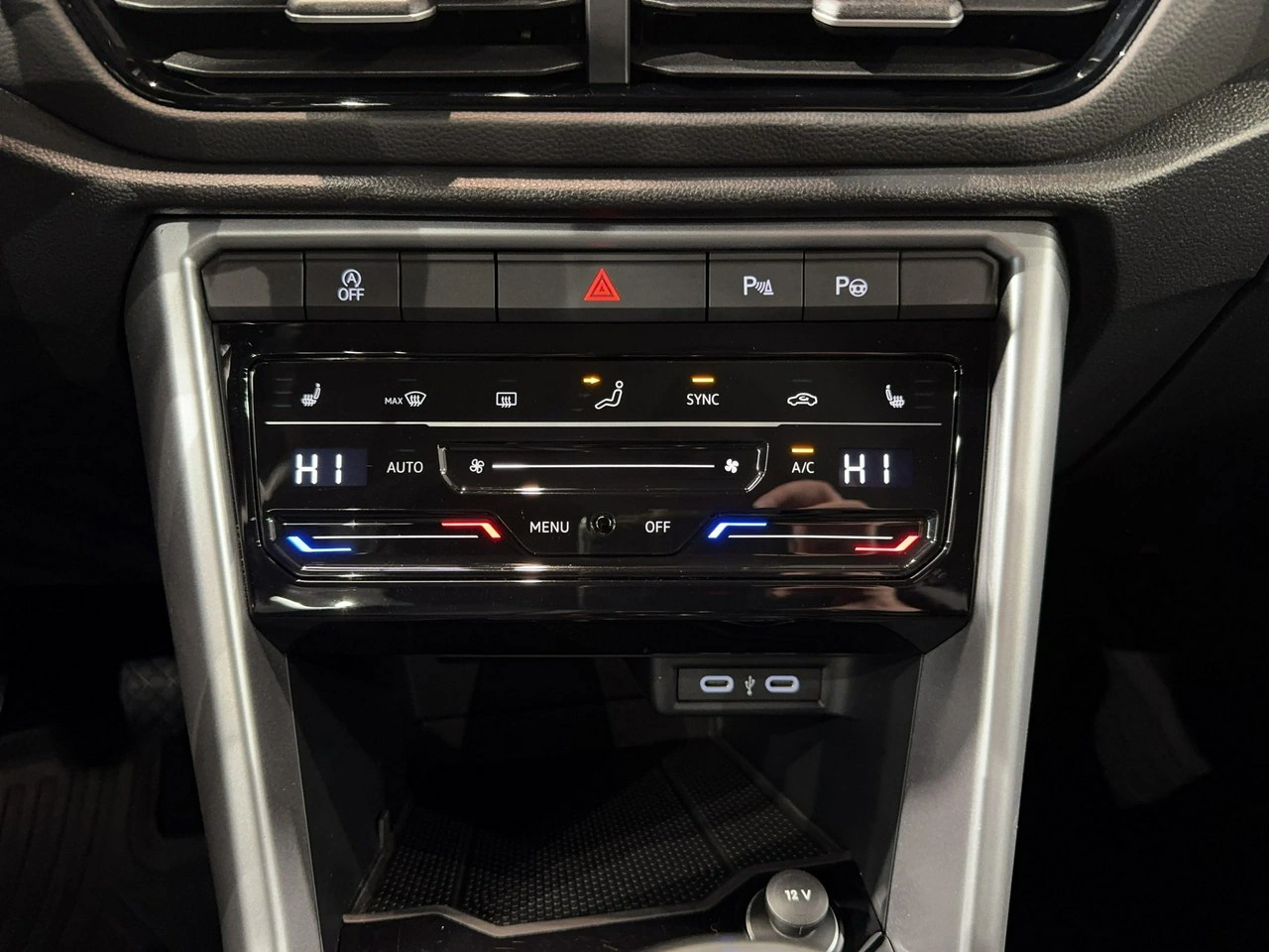 Volkswagen T-Roc - Zdjęcie 22