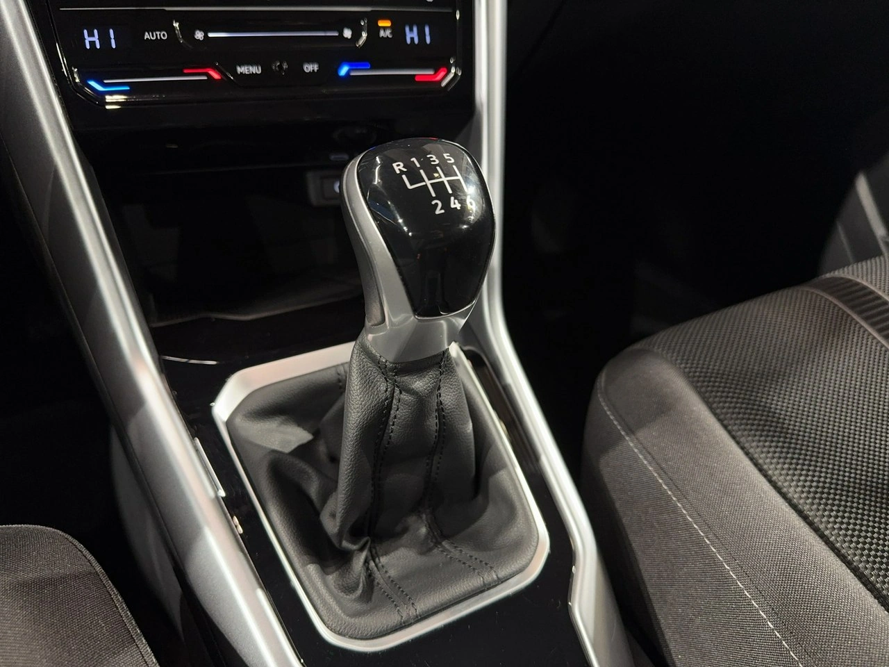 Volkswagen T-Roc - Zdjęcie 23