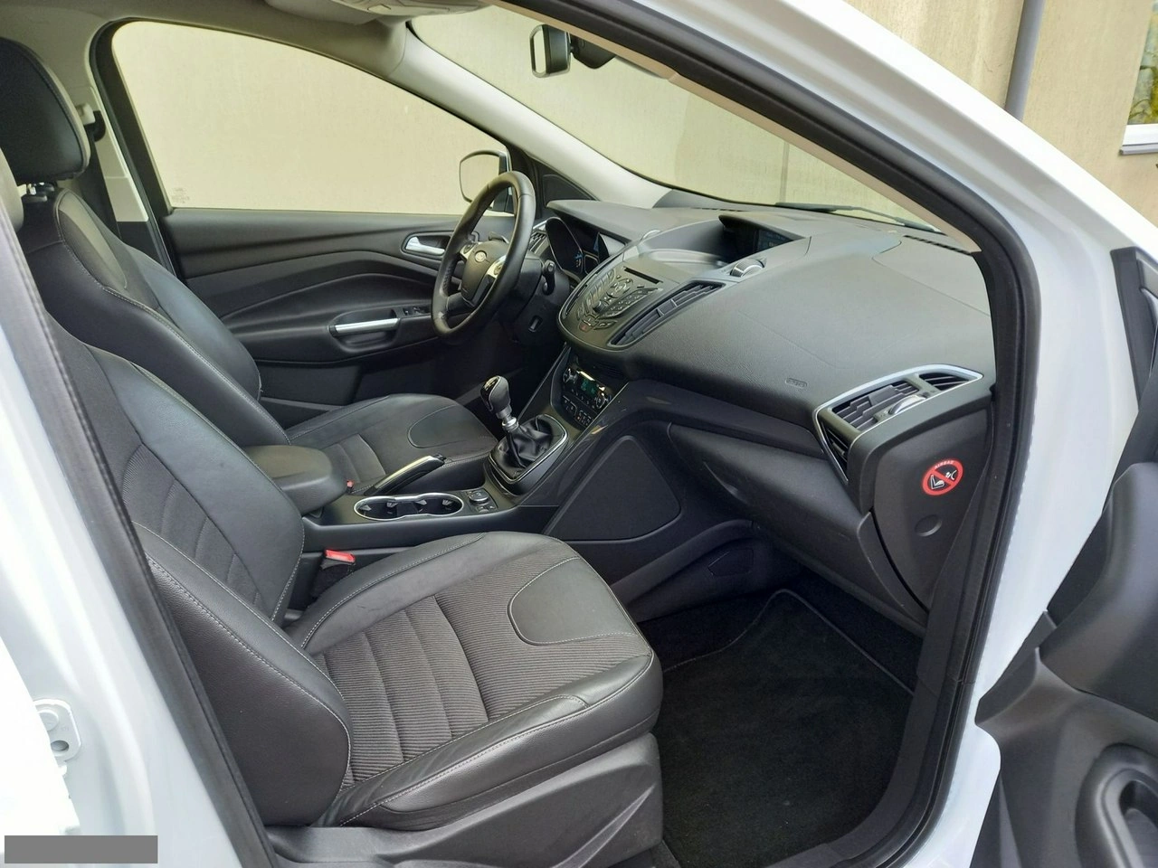 Ford Kuga - Zdjęcie 17