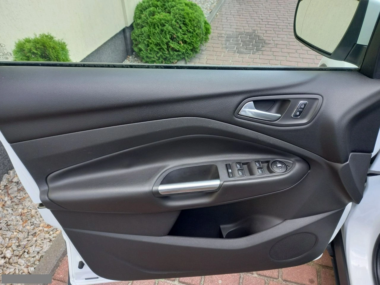 Ford Kuga - Zdjęcie 24