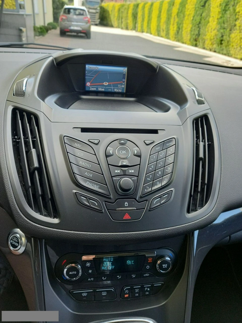 Ford Kuga - Zdjęcie 28