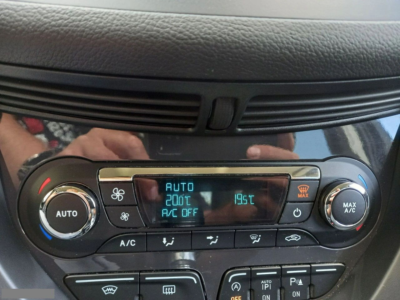 Ford Kuga - Zdjęcie 31