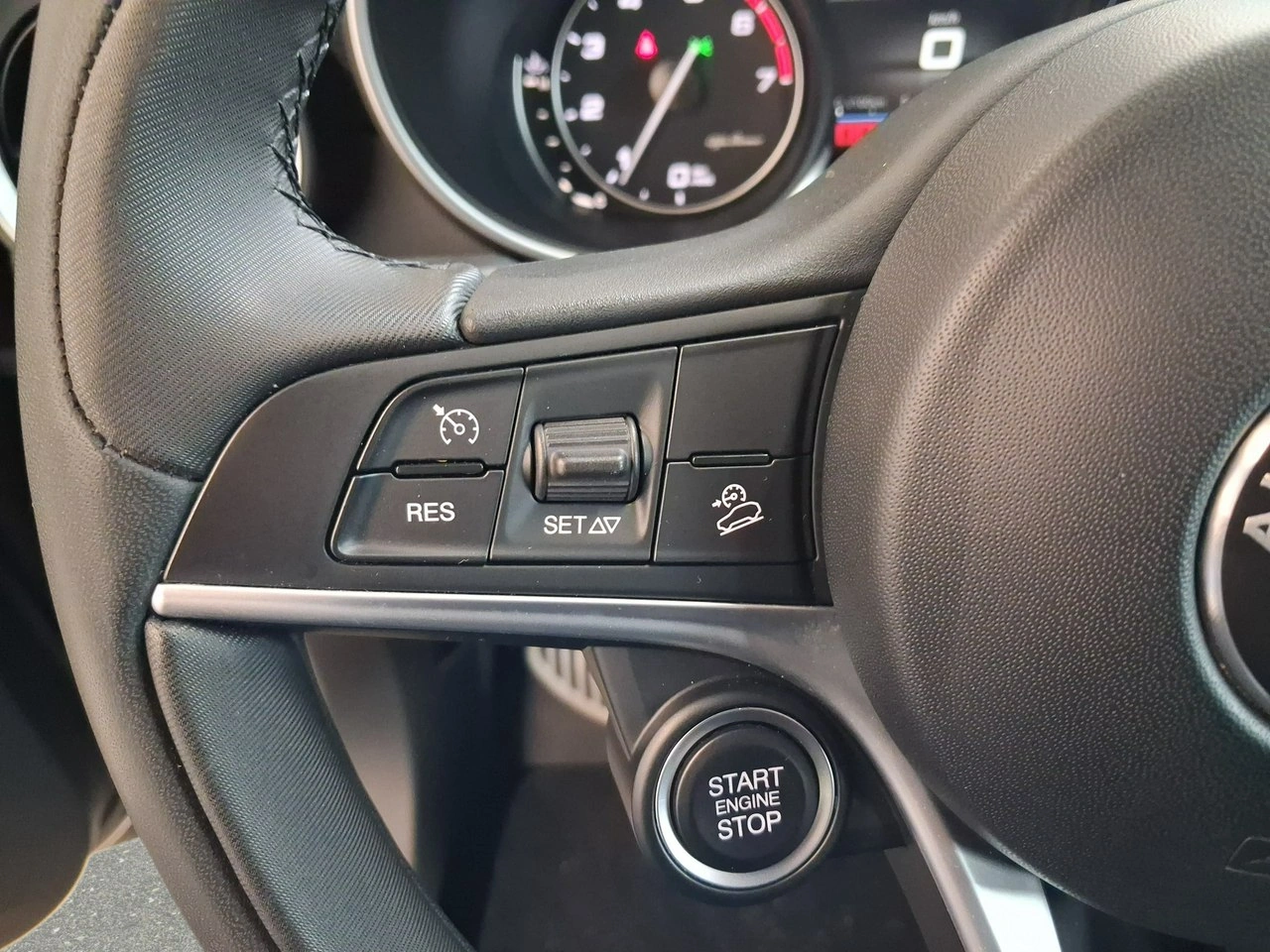 Alfa Romeo Stelvio - Zdjęcie 15