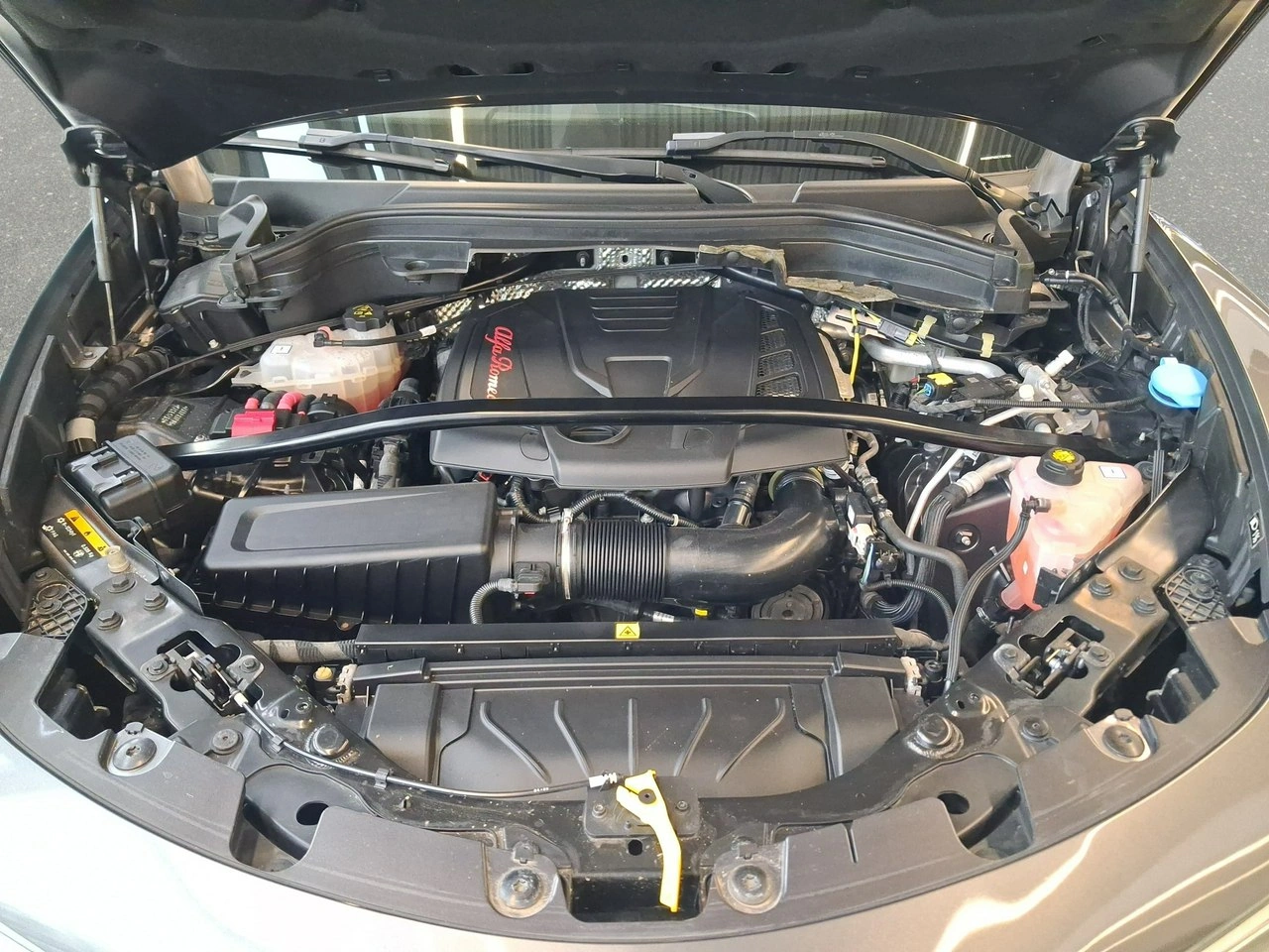 Alfa Romeo Stelvio - Zdjęcie 25