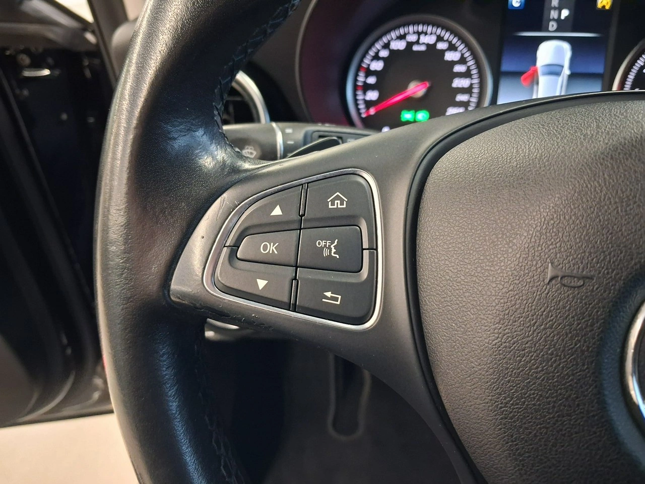 Mercedes C 200 - Zdjęcie 18