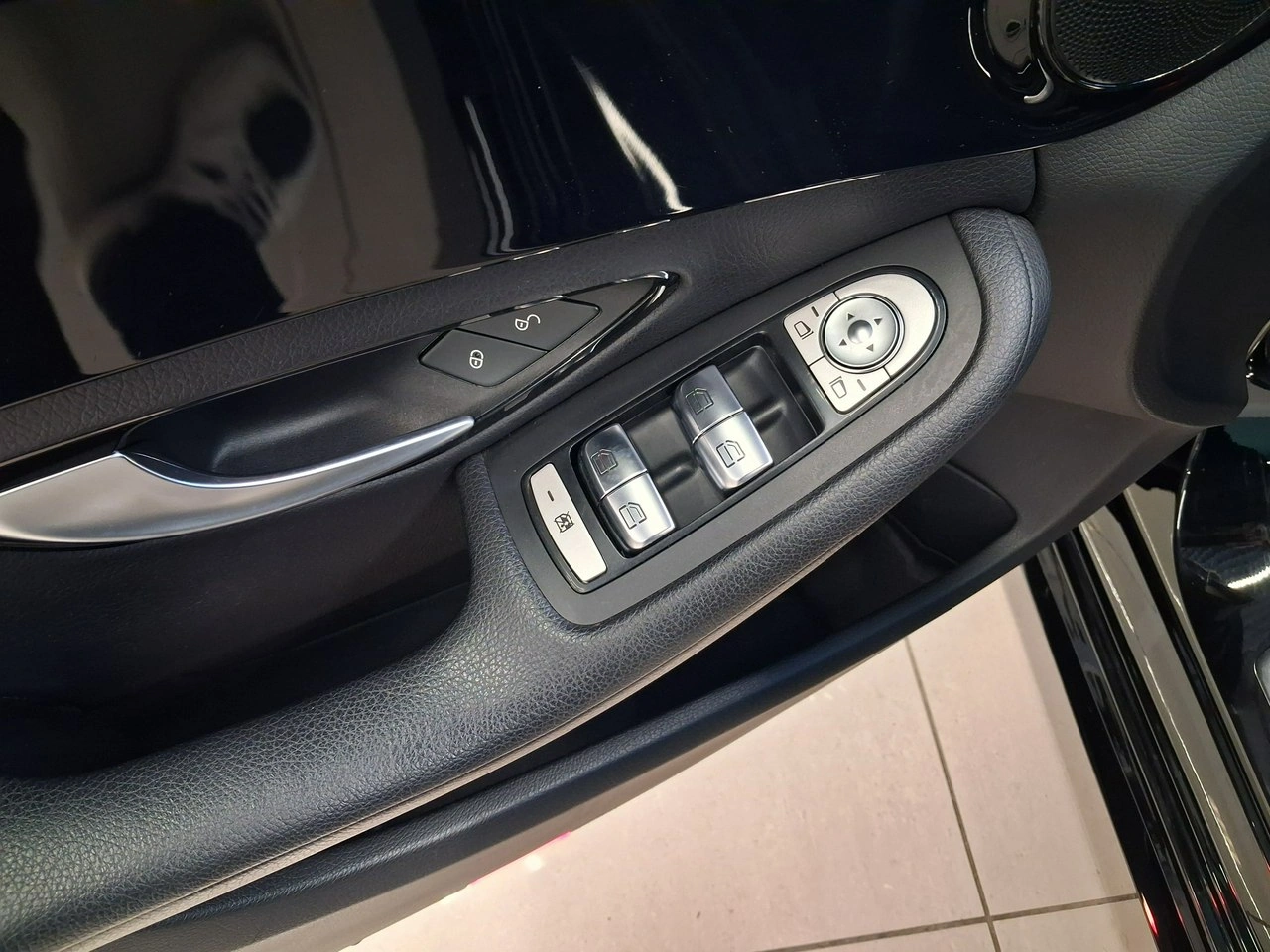 Mercedes C 200 - Zdjęcie 25