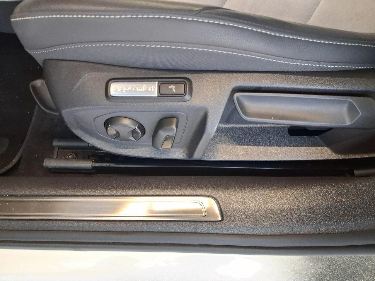 Volkswagen Arteon - Zdjęcie 9