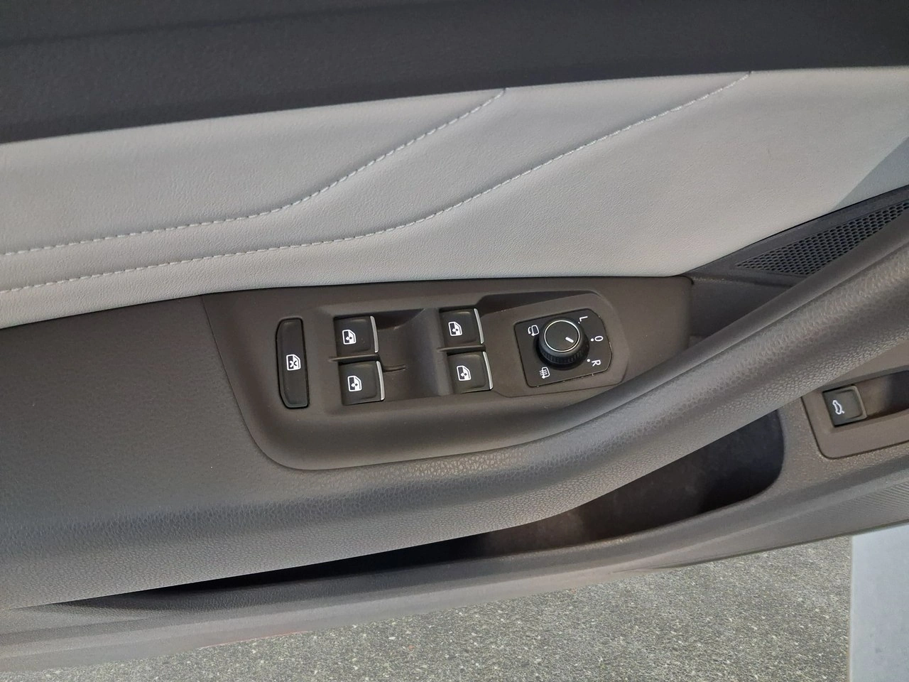 Volkswagen Arteon - Zdjęcie 23