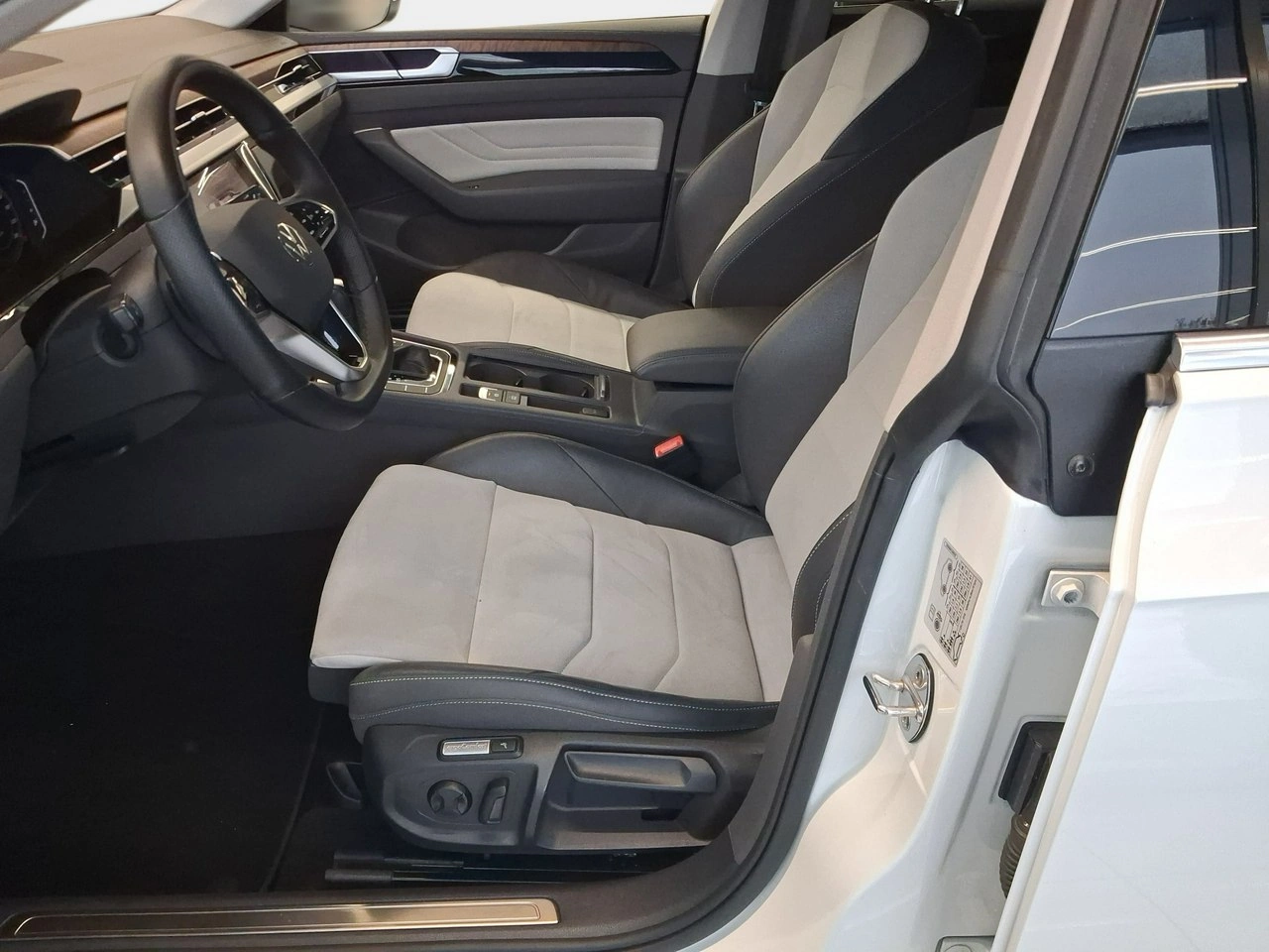 Volkswagen Arteon - Zdjęcie 8