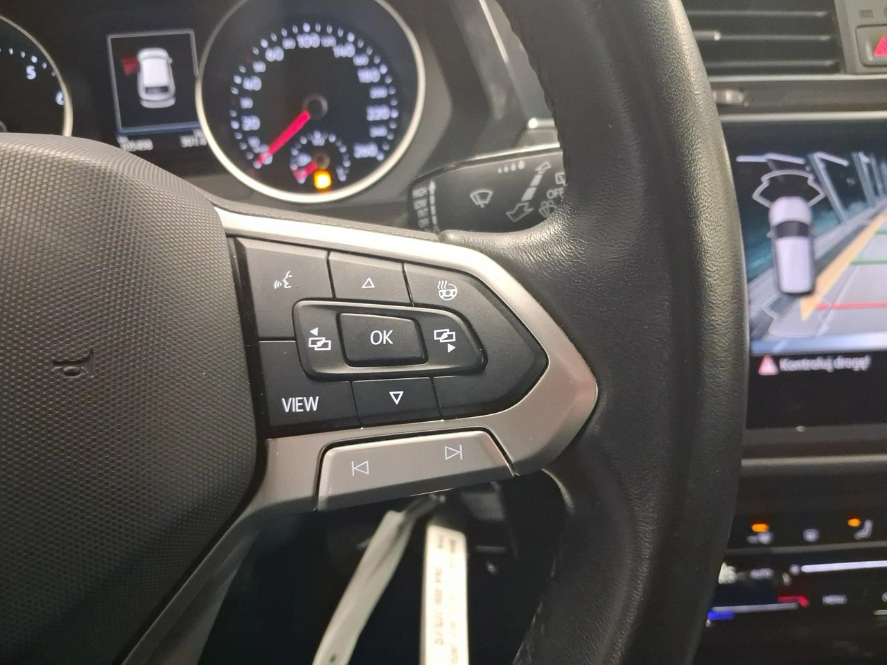 Volkswagen Tiguan - Zdjęcie 15