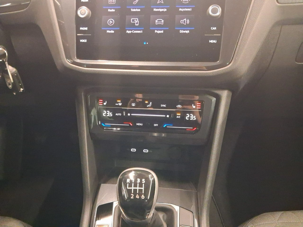 Volkswagen Tiguan - Zdjęcie 19