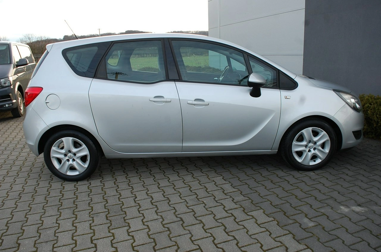 Opel Meriva - Zdjęcie 18