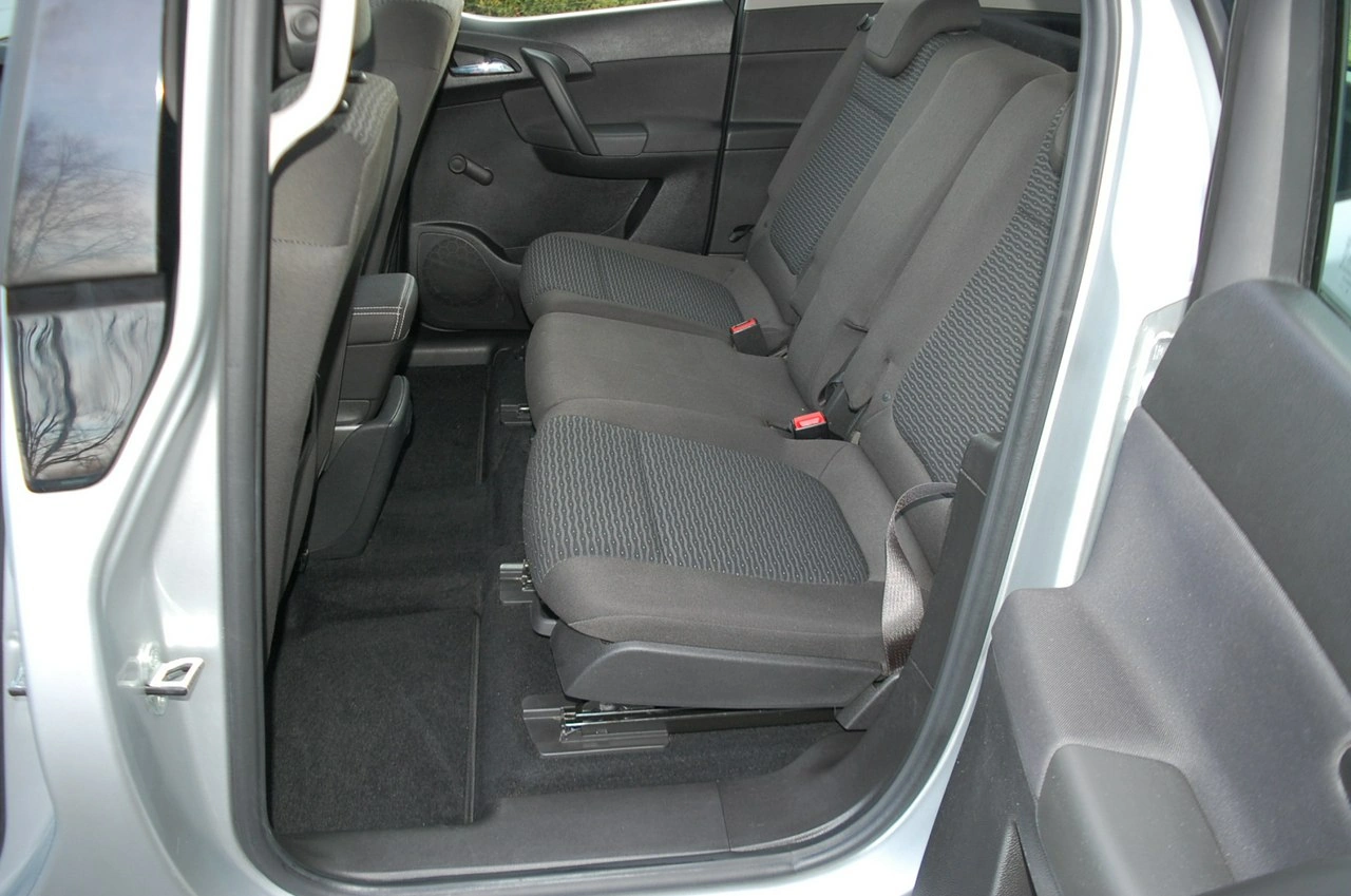 Opel Meriva - Zdjęcie 25