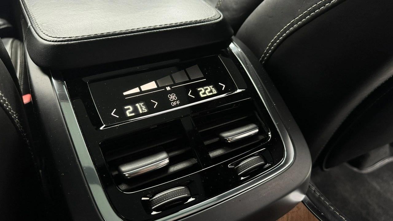 Volvo XC 90 - Zdjęcie 25