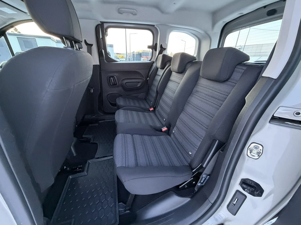 Opel Combo Life - Zdjęcie 29