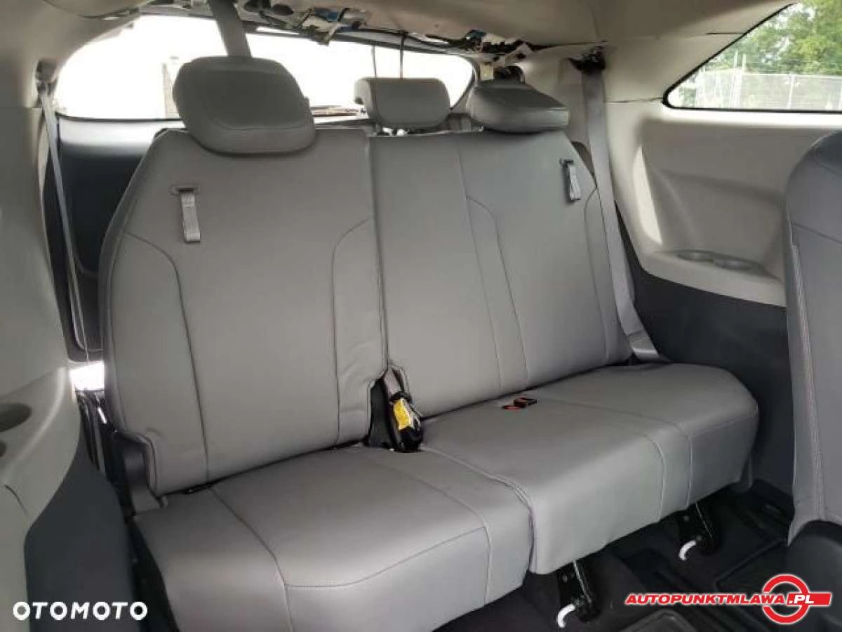 Toyota Sienna - Zdjęcie 6