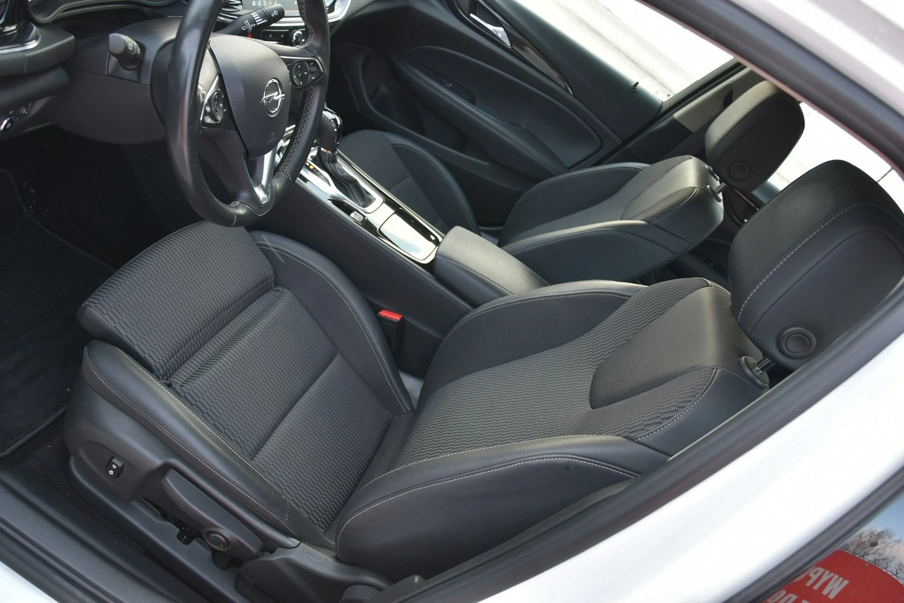 Opel Insignia - Zdjęcie 18