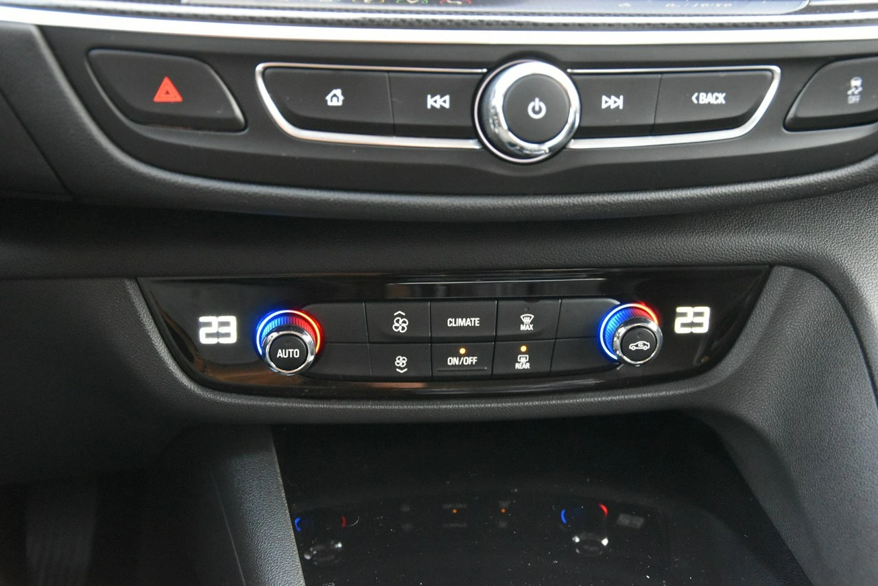 Opel Insignia - Zdjęcie 25